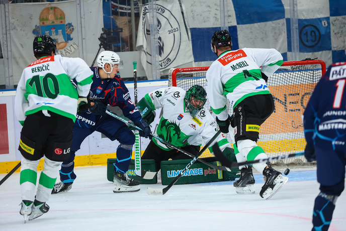 Olimpija v sezono vstopila z dvema zmagama in enajstimi goli