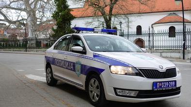 V hudem trčenju avtobusa in osebnega vozila v Srbiji ena oseba umrla, skoraj 40 je poškodovanih