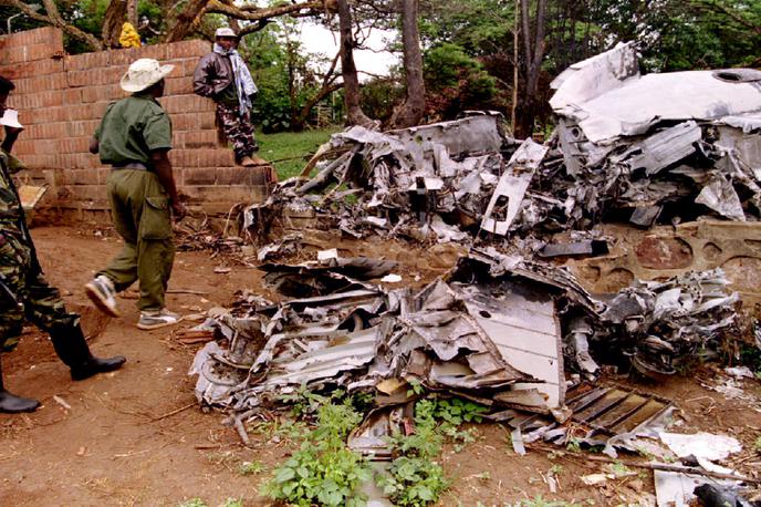 Juvenal Habyarimana Ruanda | Nekdanji predsednik Habyarimana je bil ubit, ko so aprila 1994 sestrelili njegovo letalo. To je spodbudilo krvavo morijo, v kateri je bilo v samo sto dneh ubitih več kot 800 tisoč ljudi, večinoma Tutsijev in zmernih Hutujev. | Foto Reuters