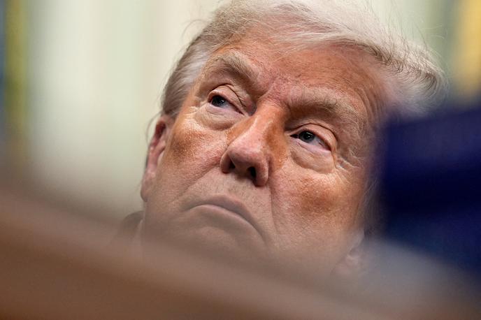 Donald Trump | Porota je leta 2023 odločila, da je Carroll upravičena do petih milijonov dolarjev odškodnine, potem ko je ugotovila, da jo je Trump v veleblagovnici spolno zlorabil in jo po koncu prvega predsedniškega mandata tudi obrekoval. | Foto Reuters