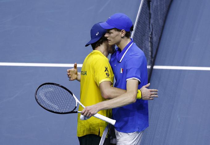 Jannik Sinner ni imel težav na dvoboju z Alexom de Minaurjem.  | Foto: Reuters