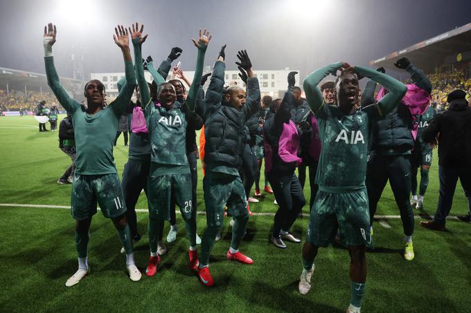 Veselje nogometašev Tottenhama po zmagi na Norveškem in napredovanju v finale evropske lige. | Foto: Reuters