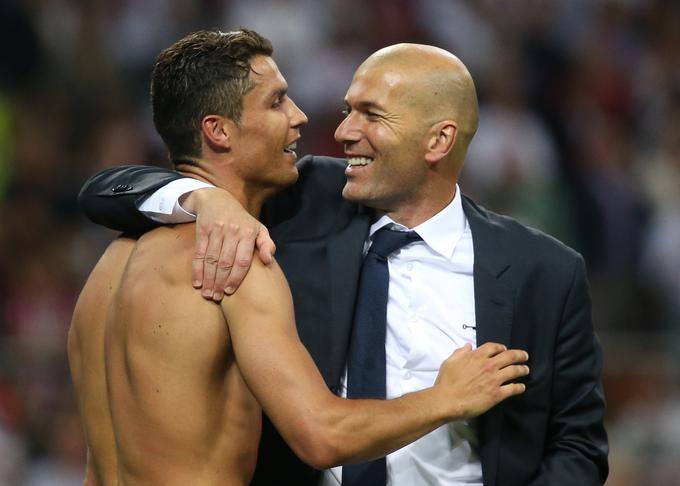 Pri Juventusu so zanikali, da bi se bo Cristianu Ronaldu k njim preselil še Zinedine Zidane, ki je močan pečat pri stari dami pustil že kot igralec. | Foto: Reuters