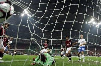 Derbi brez zadetkov, šok na San Siru