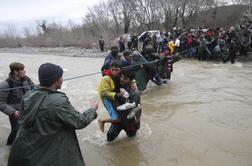 Pri poskusu prečkanja reke v Makedoniji utonili nosečnica, najstnica in moški