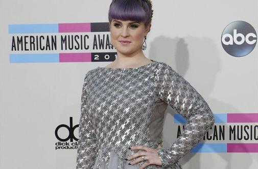 Poigrajte se z nohti