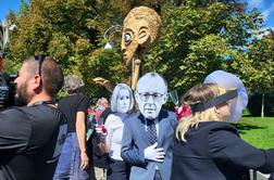Ob robu strateškega foruma na Bledu izbruhnili protesti #foto