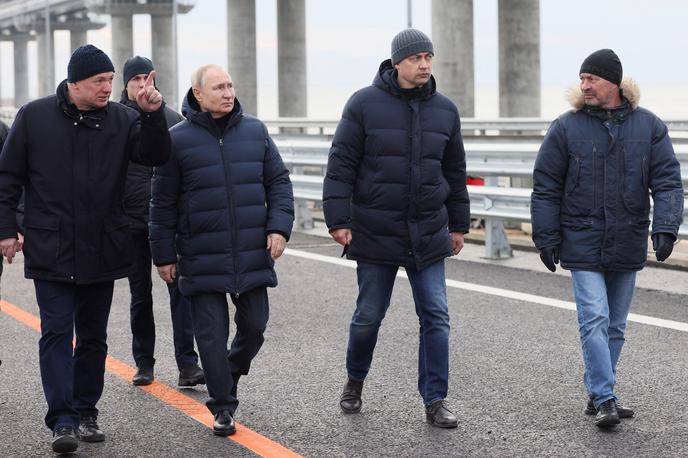Vladimir Putin Krimski most | Če je verjeti anketam javnega mnenja, Putin ves čas t. i. posebne vojaške operacije doma ohranja priljubljenost. | Foto Reuters