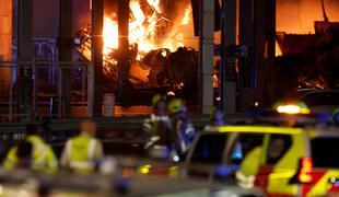 Požar na londonskem letališču, promet začasno prekinjen #video