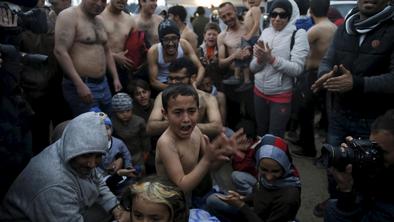Zunanji minister BiH: Nekaterim migrantom lahko pomagamo pri tranzitu, a o njihovem sprejemu ne moremo niti razpravljati