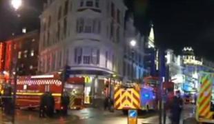 London: več deset poškodovanih v nesreči v gledališču