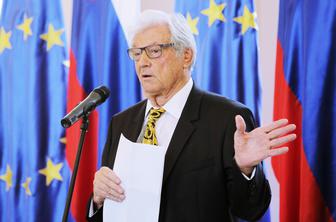 Nevrokirurgu Vinku Dolencu sodišče zamrznilo premoženje