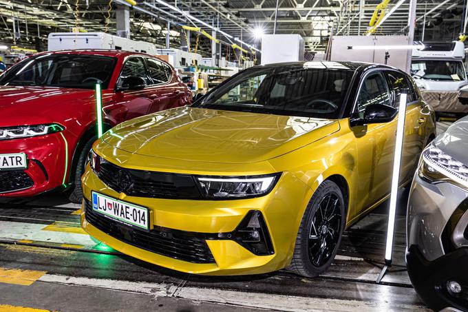 Opel astra je za zmagovalcem peugeotom 308 zaostal le tri točke.  | Foto: Uroš Modlic
