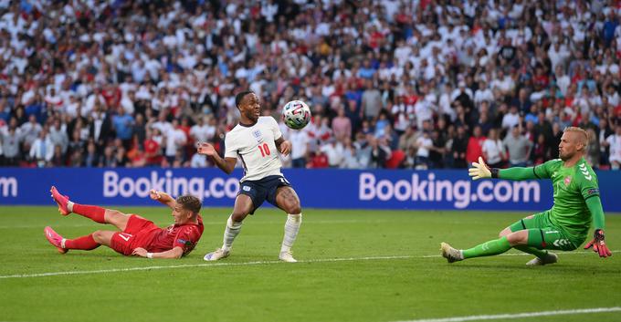 Sterling bo okrepil Chelsea.  | Foto: Reuters