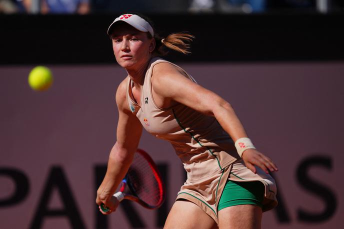 Elena Ribakina | Elena Ribakina se poslavlja od mastersa v Rimu. | Foto Reuters