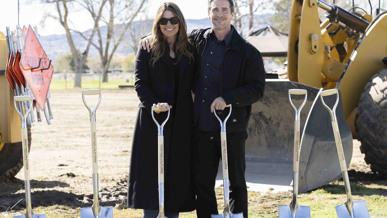 Christian Bale odprl vas za otroke iz rejništva. "To so dejanja Brucea Wayna."