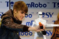 Justin Bieber predstavil vietnamskega robota