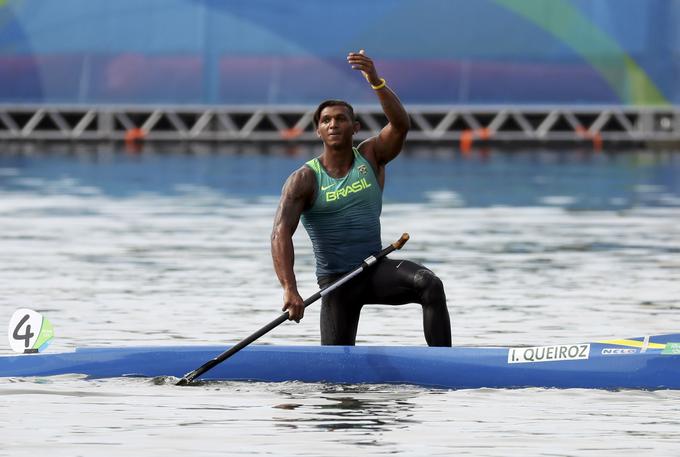 Neverjetni Brazilec je v Riu osvojil tri kolajne, srebrno v kanuju dvosedu na 1000 metrov, srebrno v enojcu na 1000 metrov ter bronasto na 200 metrov. | Foto: Reuters