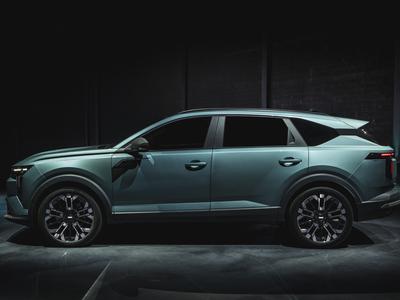 Dacia predstavlja striker: novi križanec med SUV-jem in karavanom, cena po 25 tisočaki