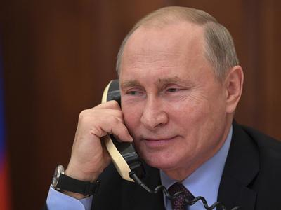 Prvič po skoraj treh letih: Poklicala sta se Putin in Macron