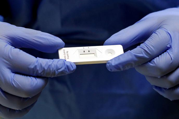 covid, koronavirus, testiranje, hitri test, covid-19 | V soboto so potrdili 260 okužb z novim koronavirusom. | Foto Reuters