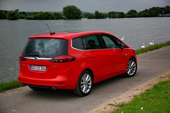Zafira bo ostala zvesta klasičnim družinskim enprostorcem. Opel jih je izdelal že 2,7 milijona, v Slovenijo jih je zapeljalo pet tisoč. | Foto: Vinko Kernc