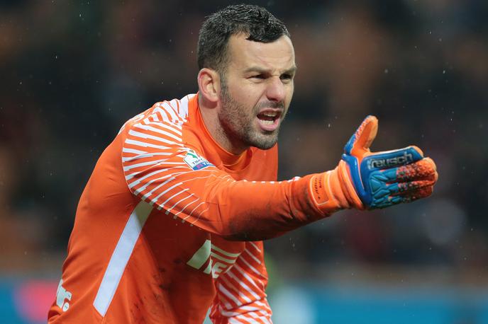 Samir Handanović | Samir Handanović je prvič po maju 2017 zaradi poškodbe izpustil tekmo Interja. Tudi takrat je manjkal na tekmi proti svojemu nekdanjemu klubu Udineseju. | Foto Getty Images