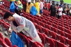 Japonski navijači za seboj čistili tribune (foto)