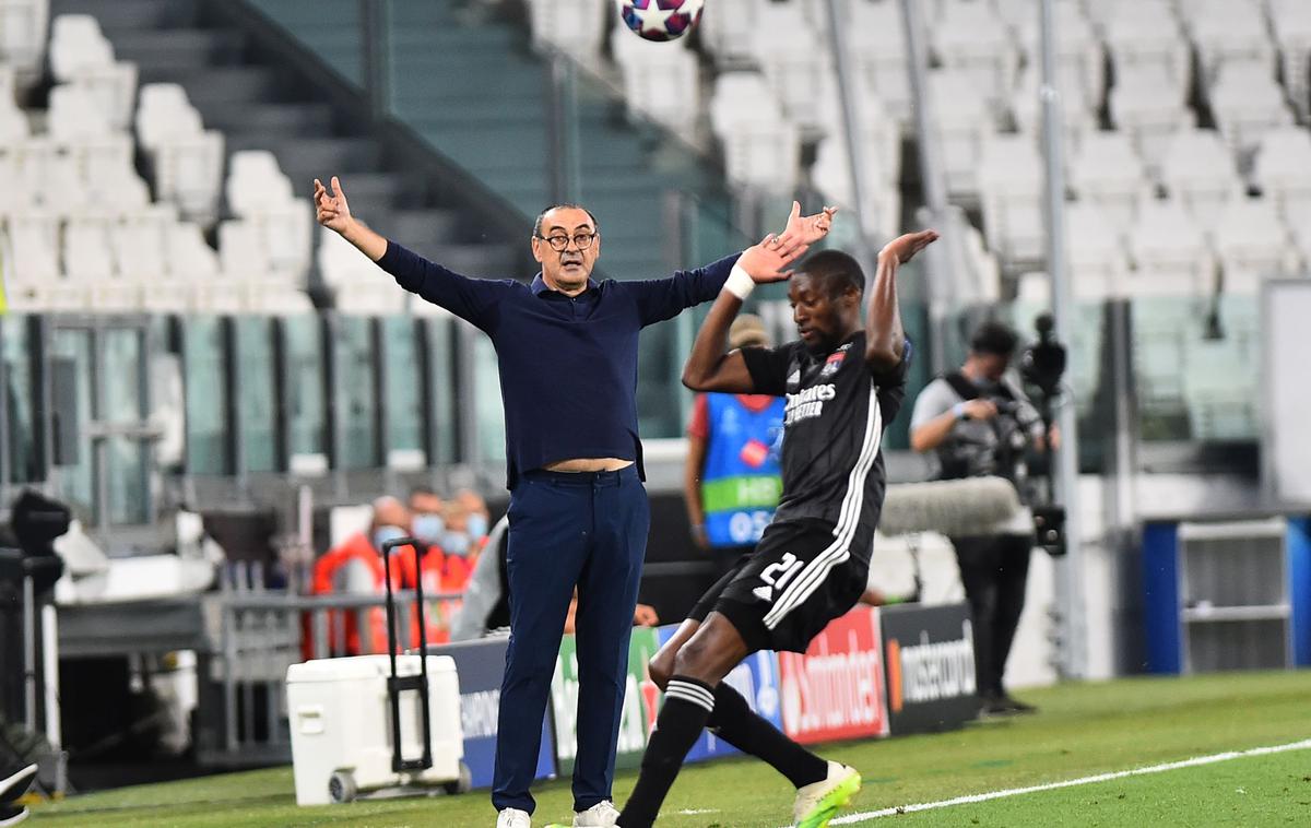 Maurizio Sarri | Maurizio Sarri po izpadu v osmini finala lige prvakov izgubil službo pri Juventusu. | Foto Reuters