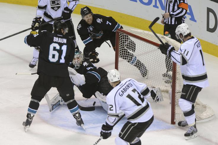 Leta 2014 so Kralji po treh tekmah prvega kroga končnice proti San Jose Sharks zaostajali z 0:3, nato priredili popoln preobrat in v tisti sezoni osvojili drugi in zadnji Stanleyjev pokal. | Foto: Reuters