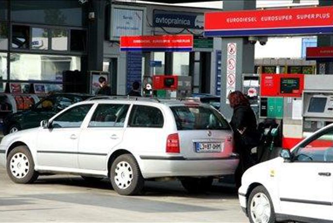 Naftni derivati s torkom malenkost cenejši