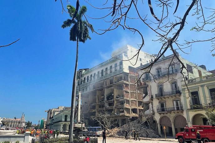 Havana eksplozija | V času eksplozije je bila namreč pred hotelom parkirana cisterna z utekočinjenim zemeljskim plinom. Domneva se, da je cev, po kateri je tekel utekočinjeni zemeljski plin, puščala in so iskre vžgale visoko vnetljive hlape. | Foto Reuters