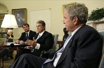 Bush opozoril Moskvo, naj ne ustrahuje svojih demokratičnih sosed