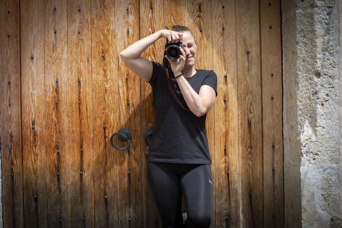 Najraje fotografira nosečnice in dojenčke. Ta konec tedna bo prvič tudi poroko. | Foto: Bojan Puhek