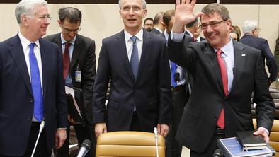 Nato preučuje možnost za pridružitev koaliciji za boj proti IS 