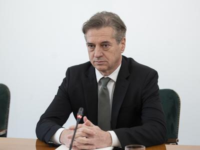 Golob: Odločitve glede kanala C0 v pristojnosti stroke