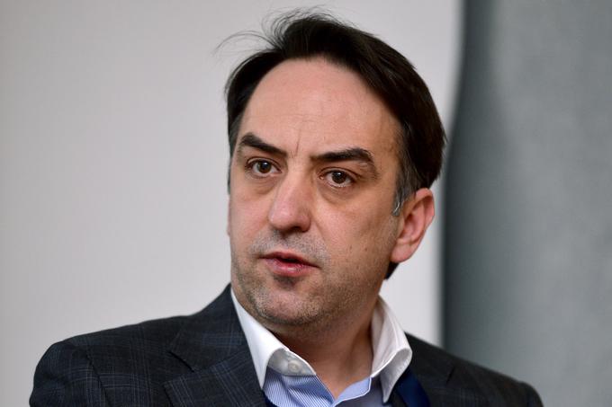 Vodja poslancev LMŠ Brane Golubović je poudaril, da je financiranje političnih strank iz tujine nezakonito. | Foto: STA ,