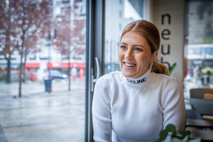 Nad idejo, da bi pela v hrvaščini, njeni starši sprva niso bili navdušeni. | Foto: Gaja Hanuna