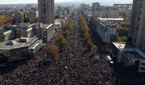 V Novem Sadu obeležili obletnico padca nadstreška #video