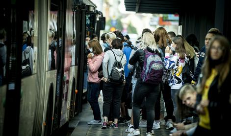 Brezplačne upokojenske vozovnice za javni promet ostajajo