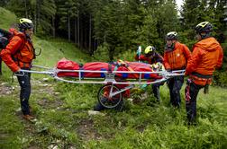 V razbitem avtomobilu je bil ukleščen pet dni, našli so ga naključno