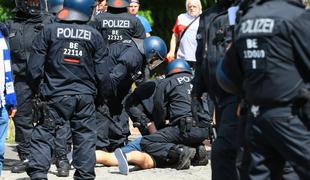 V Avstriji razbili islamistično celico, med njimi tudi 15-letniki