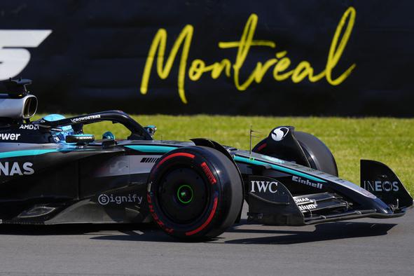 Russell in Verstappen za prvo vrsto zasenčila favorite