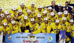 Nora tekma za prvaka! Švedi po srditem boju končali prevlado Kanade.