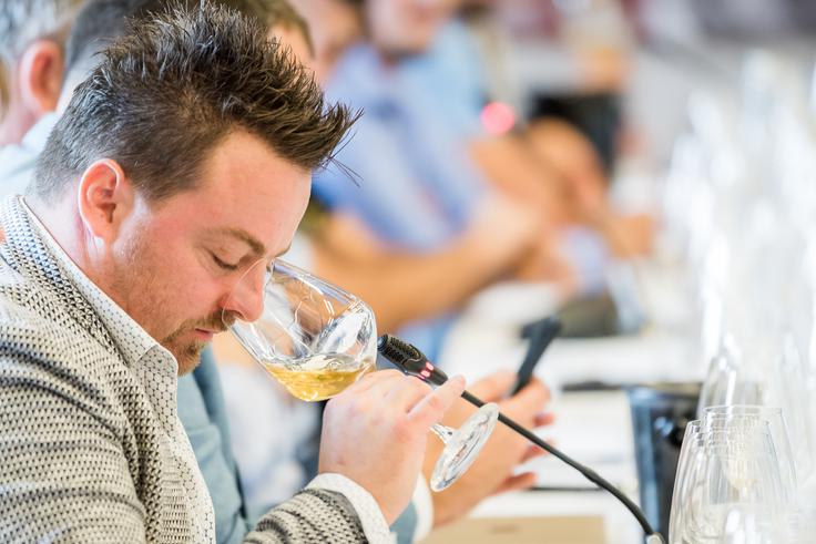 Luca Gardini je rebulo Opoka 2016 iz kleti Marjana Simčiča letos razglasil za najboljše vino na svetu. | Foto: Damijan Simčič