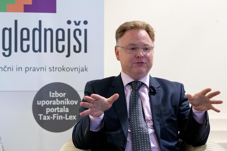 "Če sistem ne poskrbi, da so pravila igre jasna, ne moremo živeti," je poudaril Jožko Peterlin. "Resne podjetniške ideje se ne bodo razvijale in bodo bežale ven, ker pravila niso predvidljiva. Pravila igre morajo veljati vnaprej, ne pa, da se med tekmo pravila igre spreminjajo, ob čemer samo ena stran, ena ekipa pozna spremembe. Ali pa se pravila spreminjajo za nazaj. To ne gre. " | Foto: Matic Klanšek Velej/Sportida