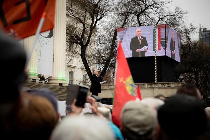 Orban je spet kritiziral Bruselj zaradi vojaške pomoči Ukrajini. | Foto: Reuters