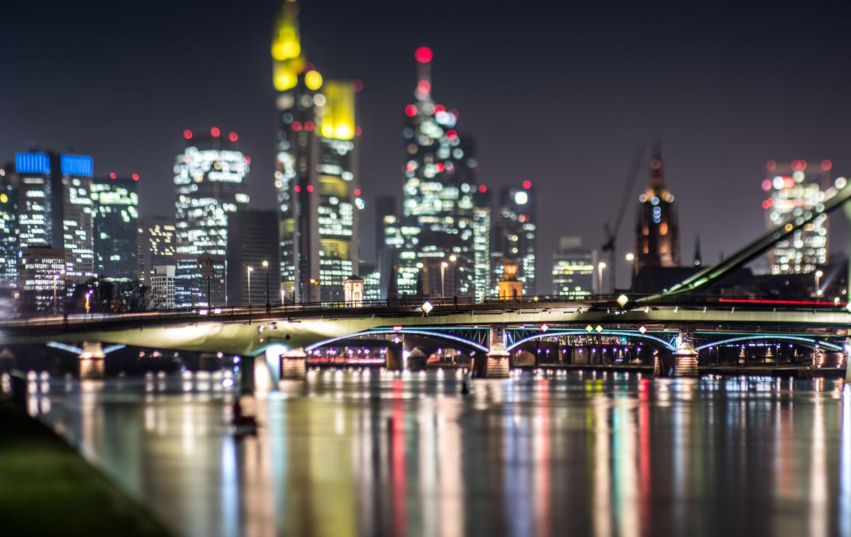 Frankfurt | "Čeprav so se obrestne mere za stanovanjska posojila pred kratkim začele zniževati, za zdaj ni znakov izboljševanja razmer," je dejal vodja raziskav pri Ifu Klaus Wohlrabe. | Foto Guliverimage