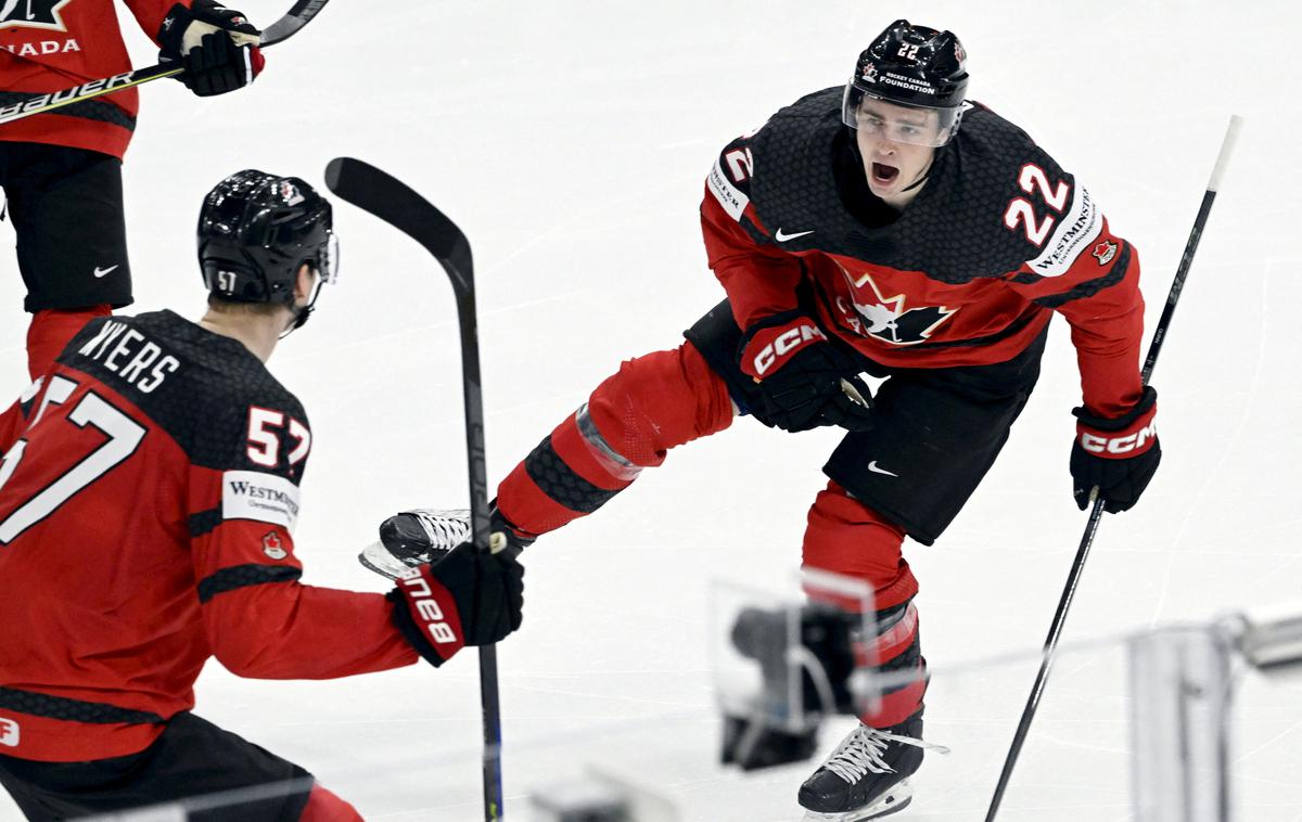 SP hokej Kanada | Kanada je s tremi goli v zadnji tretjini vendarle upravičila vlogo favorita in se uvrstila v finale. | Foto Reuters