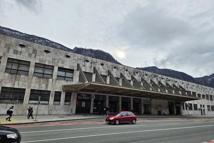 Železniška postaja Jesenice | Javno naročilo za nadgradnjo vozlišča Jesenice je pod drobnogled vzela tudi javna agencija za varstvo konkurence. | Foto STA